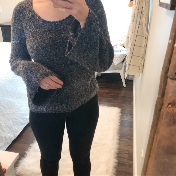 Melrose and Market soft cozy bell sleeve sweater - Picture 1 of 4